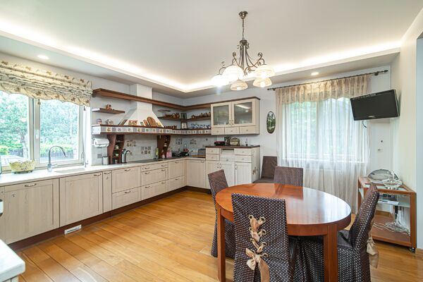 Namas Vilnius, Jeruzalė, Mokyklos g.