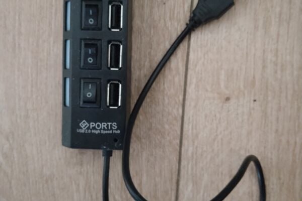 Parduodu Usb šakotuva 4in1
