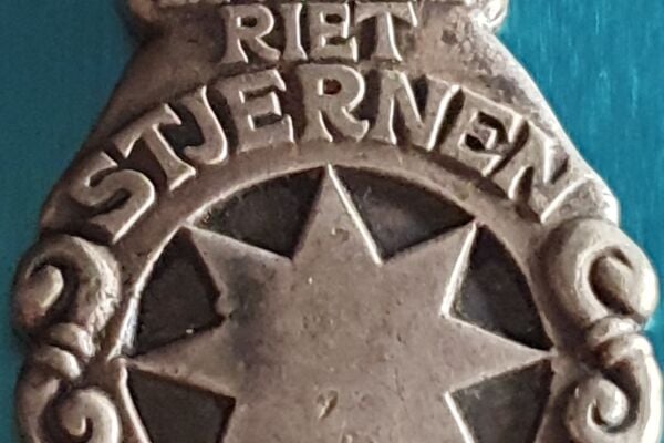 Retas tarpukario alaus butelių atidarytuvas „Stjernen“ (1927 m.)