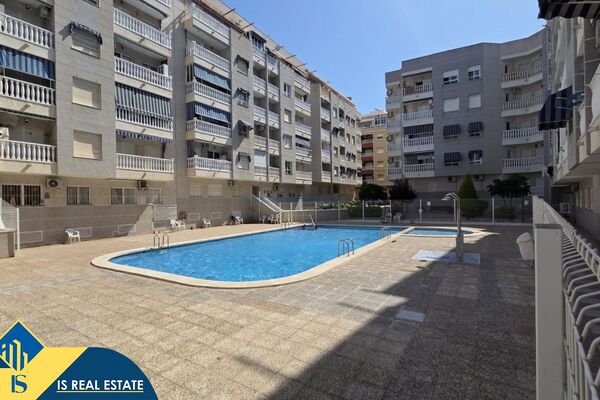 Studija su bendru baseinu, Alicante provincijoje, Torrevieja mieste. 1 kambarys | 39 m² | 700 metrų 