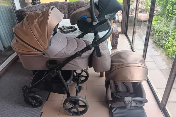 Pardudu vežimėlį TUTIS NOVA 3 in 1