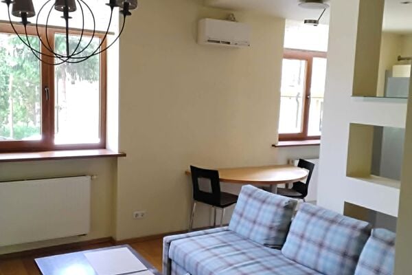 Klaipėdoje, Sportininkų rajone, netoli  universiteto, išnuomojamas nestandartinis, aukštomis lubomis