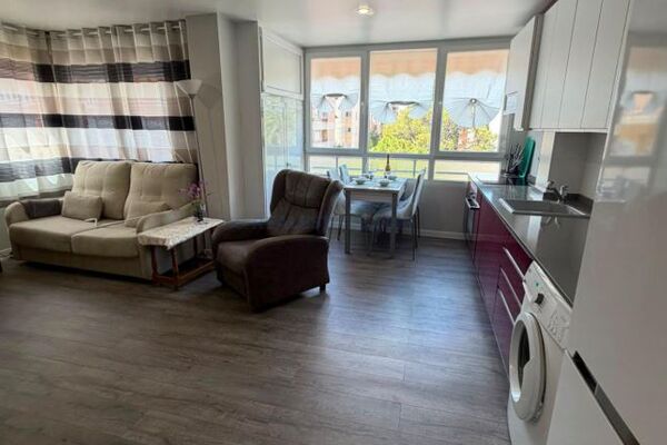 Renovuotas apartamentas su terasa, Alicante provincijoje, Torrevieja mieste. 3 kambariai | 63 m² | 6