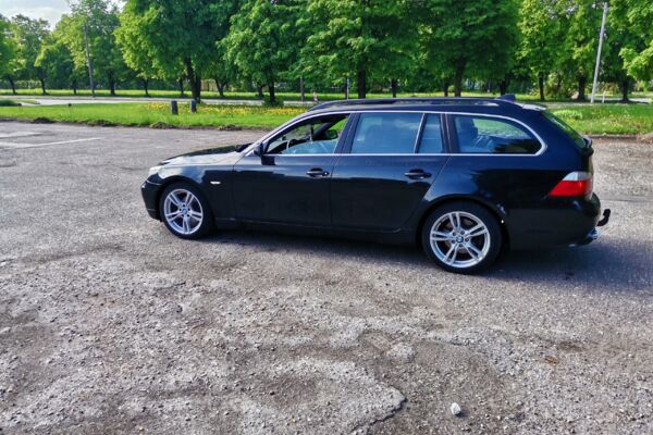 BMW 525