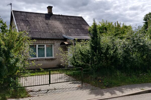 Namas Zarasų r. sav., Zarasai, K. Donelaičio g.