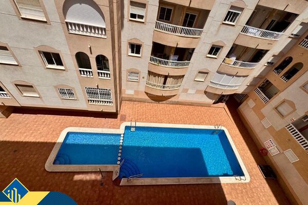 Apartamentas su bendru baseinu, Alicante provincijoje, Torrevieja mieste. 3 kambariai | 65 m² | 1 ki