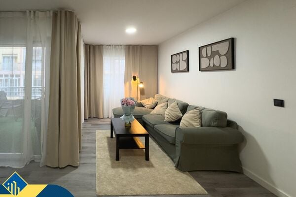 Renovuotas apartamentas su terasa, Alicante provincijoje, Torrevieja mieste, Playa del Cura rajone. 