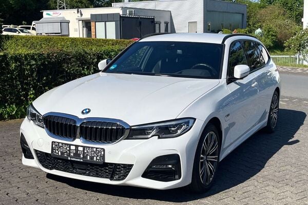 BMW 330