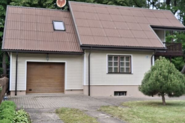 Gyvenamas namas sodų bendrijoje prie miško