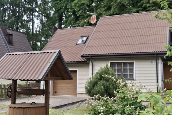 Gyvenamas namas sodų bendrijoje prie miško