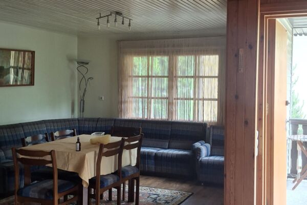 Gyvenamas namas sodų bendrijoje prie miško