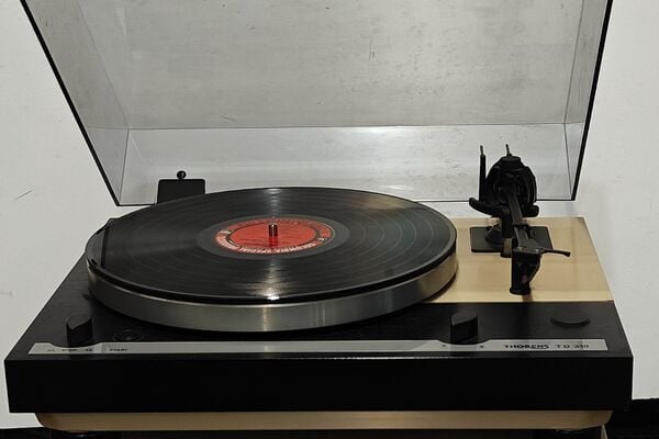 Thorens Td 318  Plokštelių grotuvai