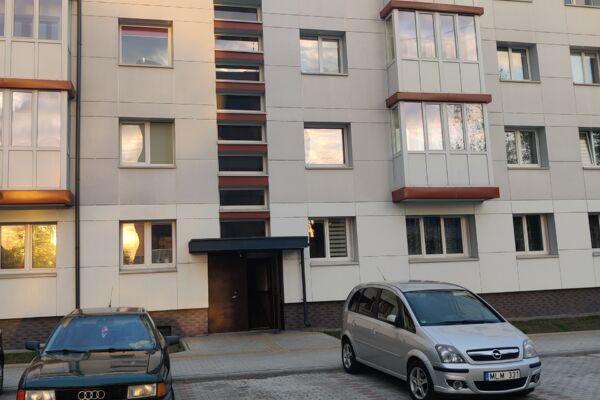 Parduodu 2 kamb. butą Šilutėje