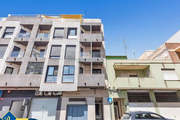 Apartamentas su balkonu, Alicante provincijoje, Torrevieja mieste. 3 kambariai | 82 m² | 900 metrų i