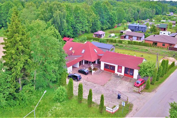 Parduodamas namas su komercinėmis patalpomis M. Mažvydo g., Radviliškyje