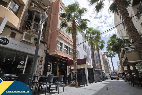 Renovuotas apartamentas netoli jūros, Alicante provincijoje, Torrevieja mieste, Playa del Cura rajon