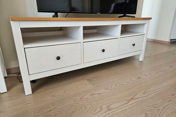 Ikea Hemnes Tv staliukas