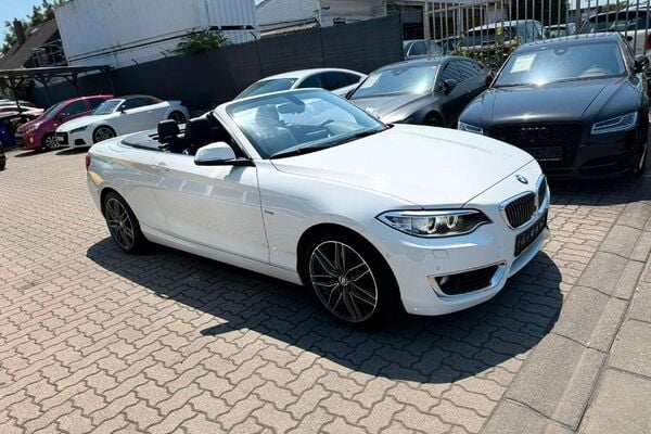 BMW 225