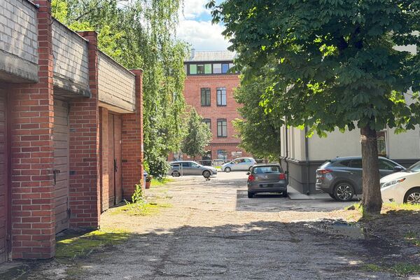 Garažas Kaunas, Žemieji Šančiai, A. Juozapavičiaus pr.