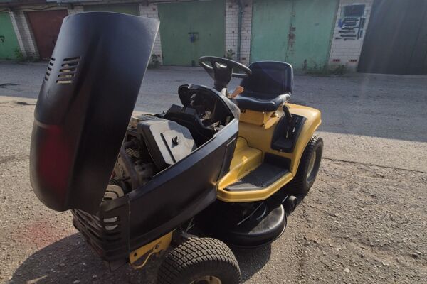 Sodo traktoriukas cub cadet, Žoliapjovė
