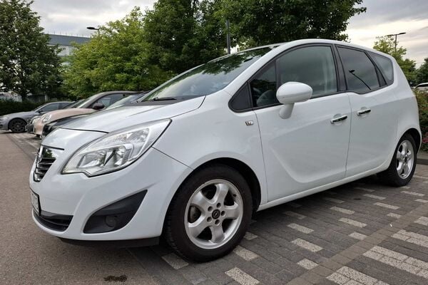 Parduodu Opel Meriva 1.4 benzinas/dujos, mechanine, vienaturis, baltos spalvos, 2013.05.,  3300 Eur