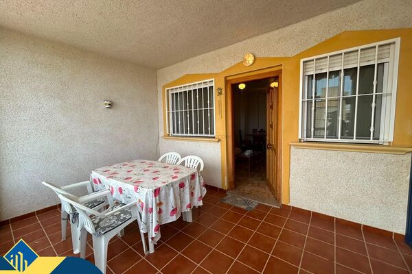 Apartamentas su bendru baseinu, Alicante provincijoje, Torrevieja mieste, Los Balcones rajone. 3 kam