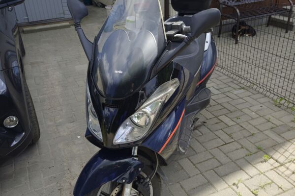 Aprilia , Motoroleris - Mopedas
