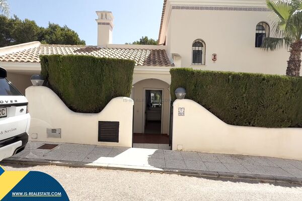 Vila su privačiu baseinu, Alicante provincijoje, Orihuela Costa mieste. 5 kambariai | 137 m² | 3 kil