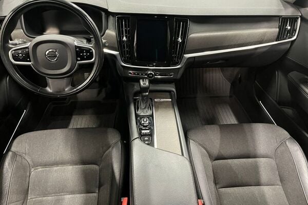 Volvo V90 Cross Country
