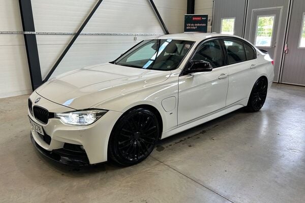 BMW 330