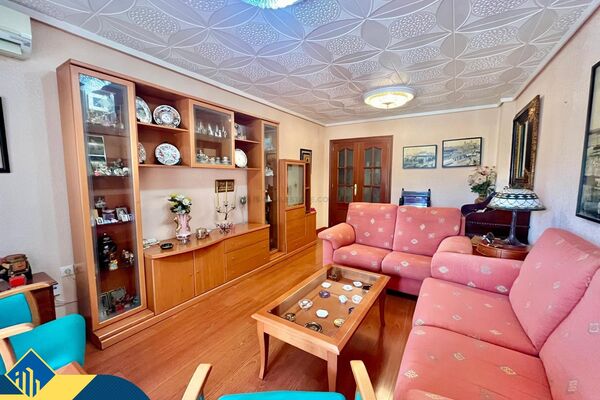 Apartamentas netoli jūros, Alicante provincijoje, Torrevieja mieste, Playa del Cura rajone. 4 kambar