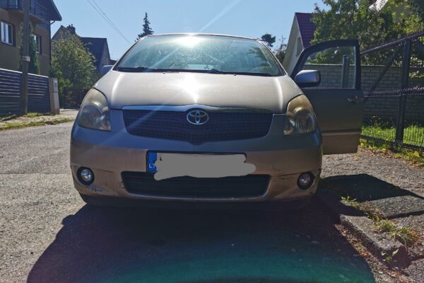 Parduodu Toyota corolla verso