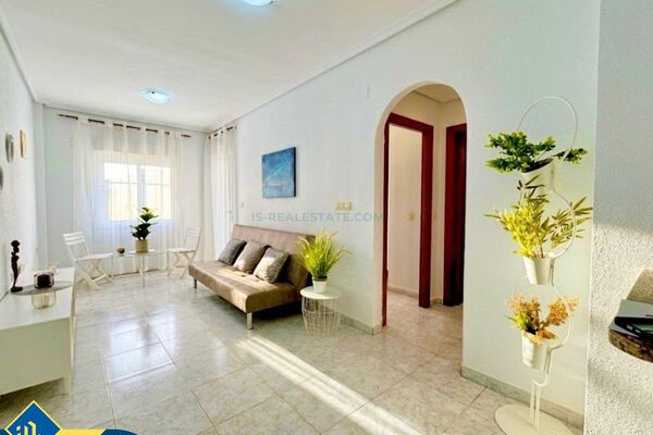 Apartamentas su terasa, Alicante provincijoje, Torrevieja mieste. 3 kambariai | 74 m² | 1 kilometras