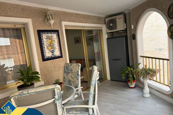 Renovuotas apartamentas su terasa, Alicante provincijoje, Torrevieja mieste, Playa de los Locos rajo