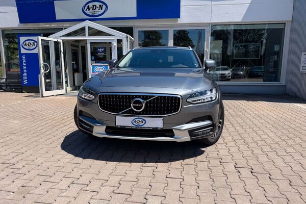 Volvo V90 Cross Country