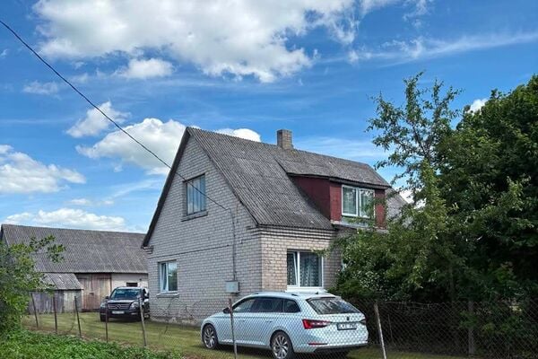 Namą su ūkiniais pastatais Raseinių r. Didžiulių k.