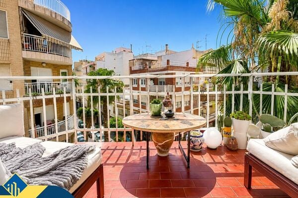 Apartamentas su terasa, Alicante provincijoje, Torrevieja mieste, Playa del Cura rajone. 4 kambariai
