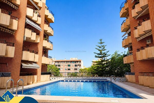 Apartamentas su bendru baseinu, Alicante provincijoje, Torrevieja mieste, Playa del Cura rajone. 4 k