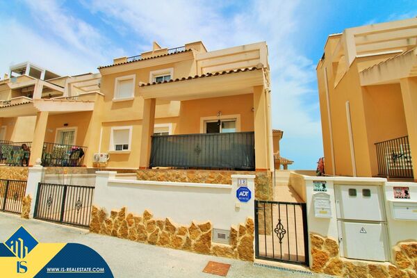 Namas su bendru baseinu, Alicante provincijoje, San Miguel de Salinas mieste. 4 kambariai | 147 m² |