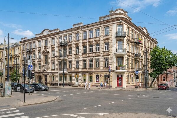 2 kamb. butas Vilnius, Senamiestis, V. Šopeno g.