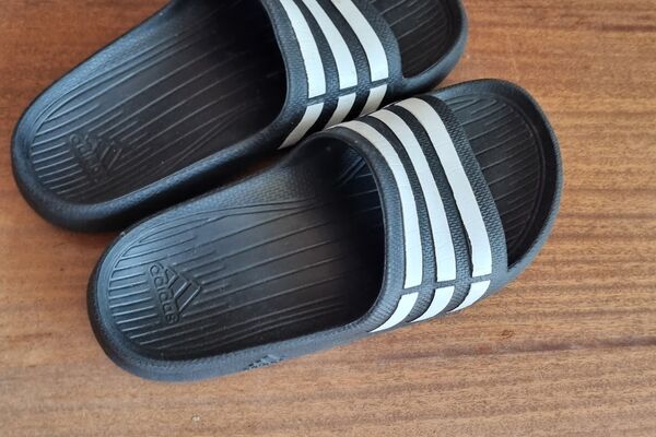 Adidas juodos šlepetės