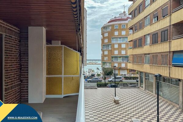 Renovuotas apartamentas su terasa, Alicante provincijoje, Torrevieja mieste, Playa de los Náufragos 
