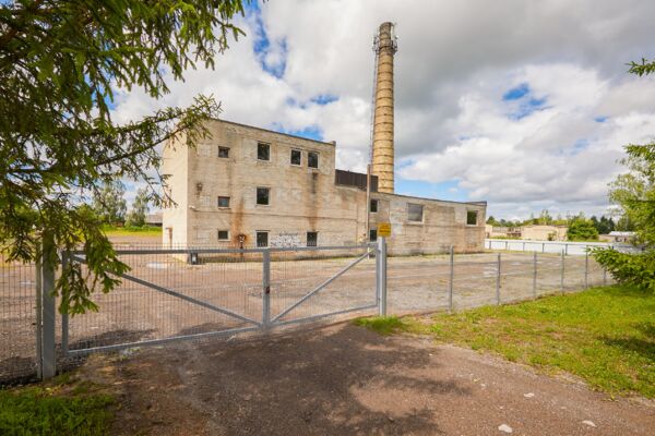 Parduodamos 825 kv. m. komercinės patalpos, Žiežmariuose