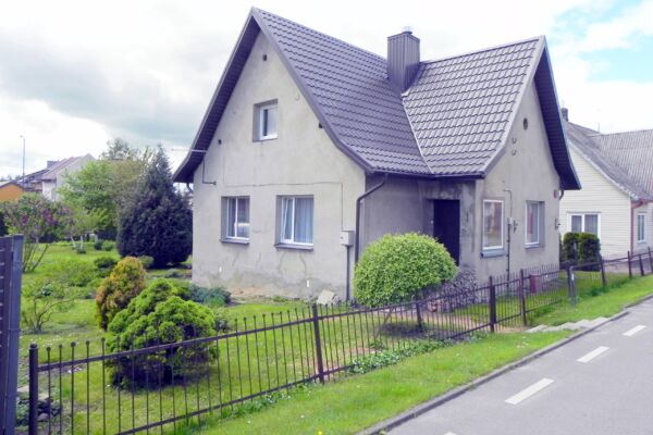 Parduodamas gyvenamasis namas su erdviu 8,3 arų sklypu Kaune, Simno g.