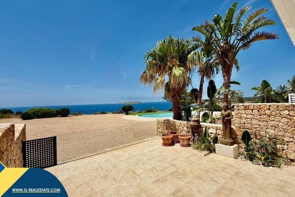 Namas su bendru baseinu, Balearų salos, Ibiza. 4 kambariai | 139 m² | 200 metrų iki jūros