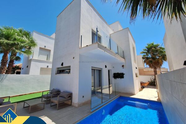 Vila su privačiu baseinu, Alicante provincijoje, Torrevieja mieste, Playa de Los Locos rajone. 4 kam