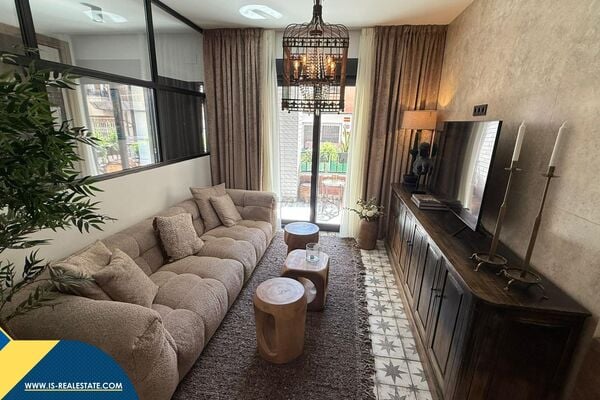 Renovuotas apartamentas su terasa, Alicante provincijoje, Torrevieja mieste, Playa del Cura rajone. 