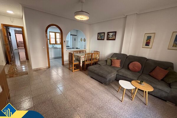 Apartamentas su bendru baseinu, Alicante provincijoje, Torrevieja mieste, Playa de los Locos rajone.
