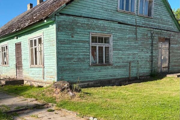 Skapiškio mstl.Kupiškio r. parduodama namo dalis