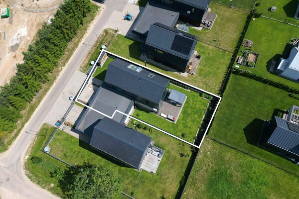 Parduodamas Moderniai Įrengtas Gyvenamasis Namas Bendoriuose 
